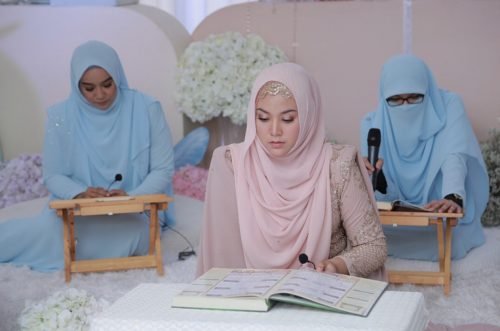 Majlis khatam Al Quran mohon lebih berkat untuk si pengantin